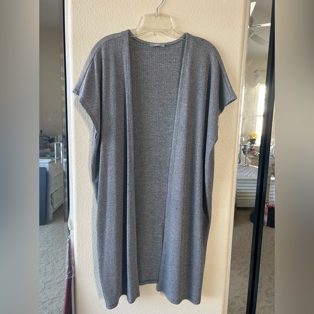 Short Sleeve Longline Knit Cardigan in Dark Gray